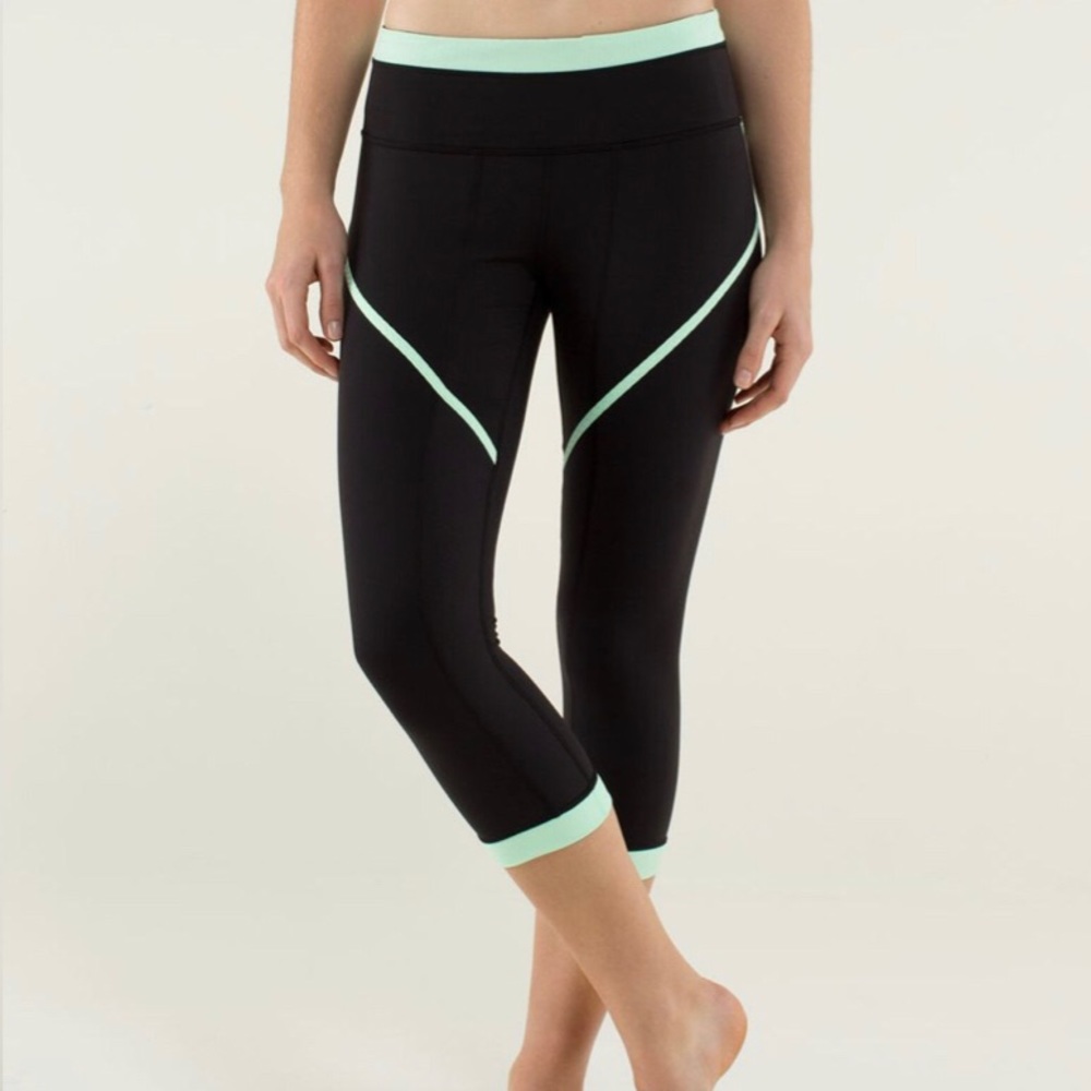 Lululemon Roll Out Crop yoga pants